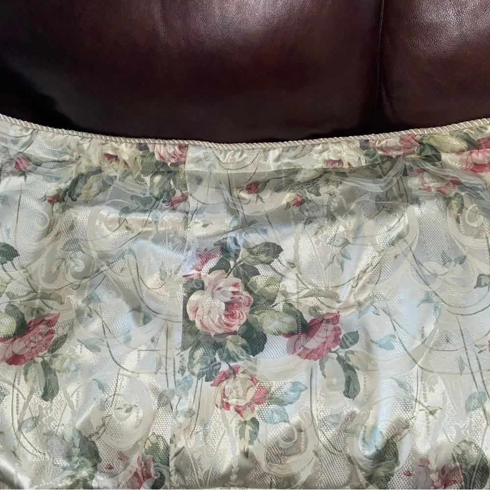 2 Burlington Home Rose Floral Damask King Size Shabby Chic Cottage Pillow Shams